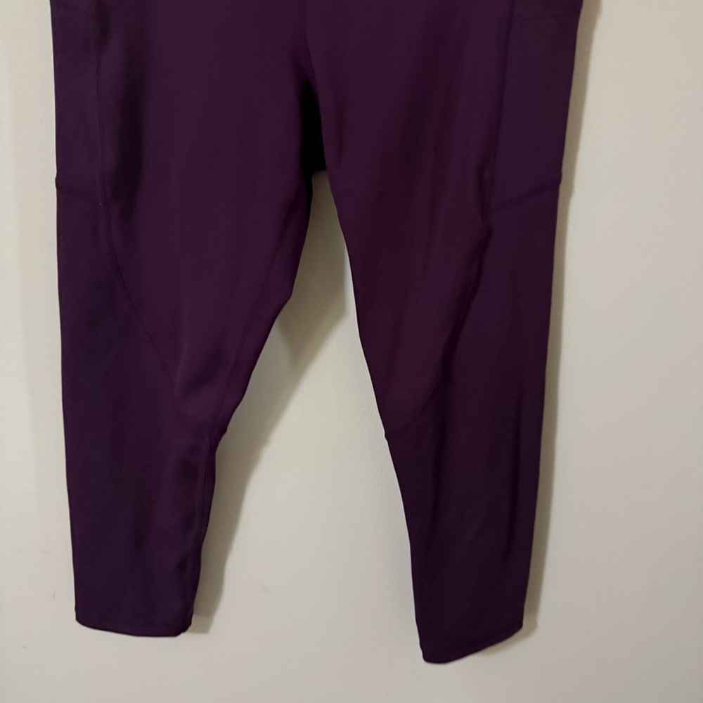 Zyia Womens Purple Capri Leggings Size 6 Pockets Athletic Gym Running Yoga - Picture 8 of 8
